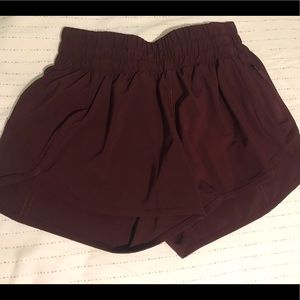 Lululemon Tracker Shorts Size 4, 4” inseam